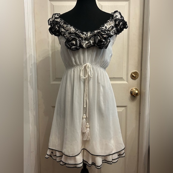 Ryu White and Black Ruffle Detail Short Dress, size S - Picture 1 of 4